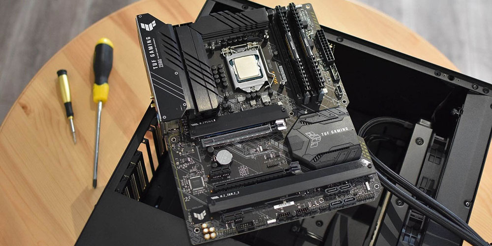 چطور مدل مادربرد را بفهمیم؟